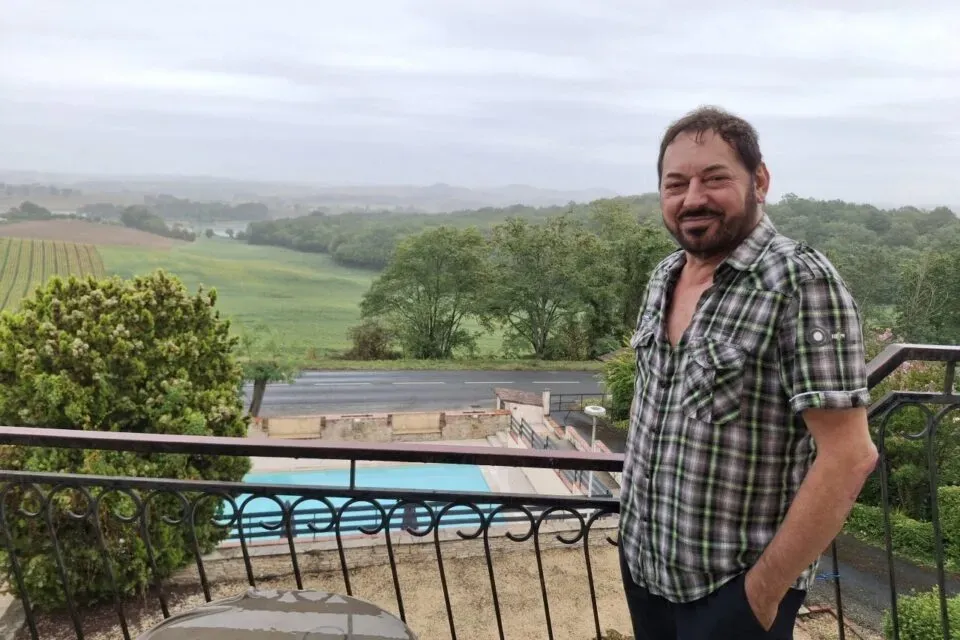 e03e4388feb86f43e4388feb8f83e4v-960x640